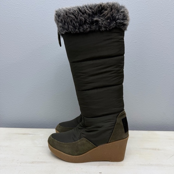 Juicy Couture Shoes - Juicy Couture Green Puffer Wedge Platform Boots Size 7